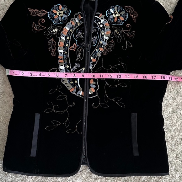 Harve Benard Black Velvet Embroidered Zip Front Jacket Size 8 - Picture 13 of 13